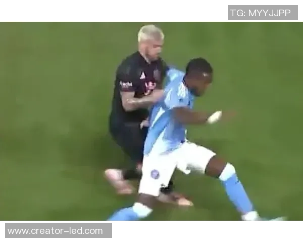 足球假摔风云几大球星揭露背后秘密与丑闻