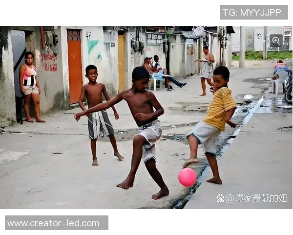 巴西足球明星的传奇之路：从贫民窟到世界足球巅峰